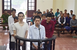 Ba anh em ruột cùng ngồi tù vì đánh chết người